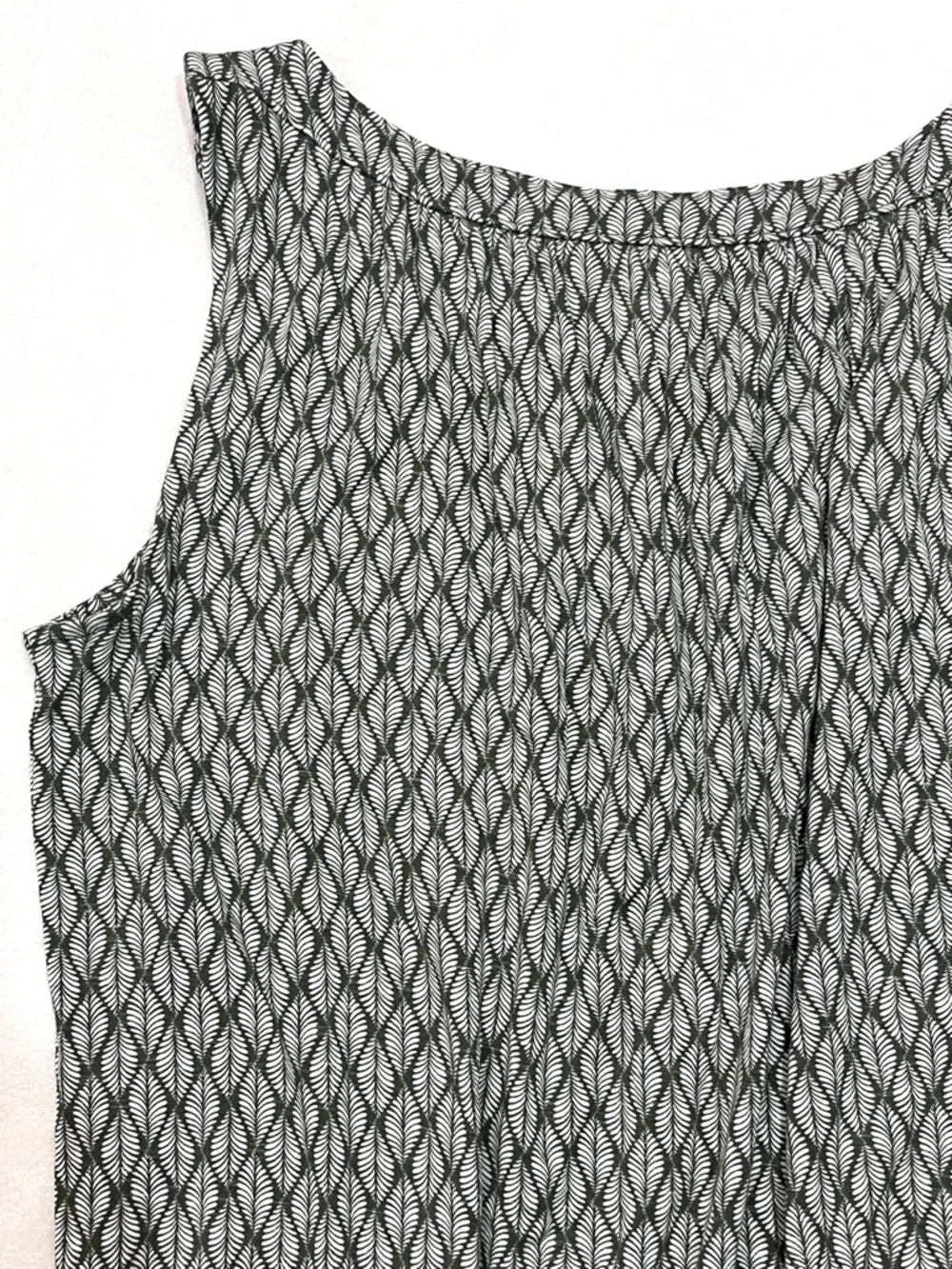 LOFT Outlet Women’s Dark Green & White Geometric Sleeveless Tank Top Large - Picture 13 of 16